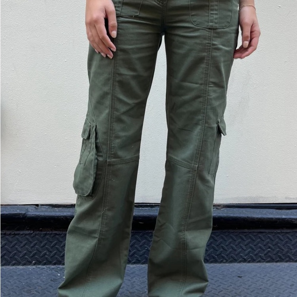 Brandy Melville Kim Cargo Pants